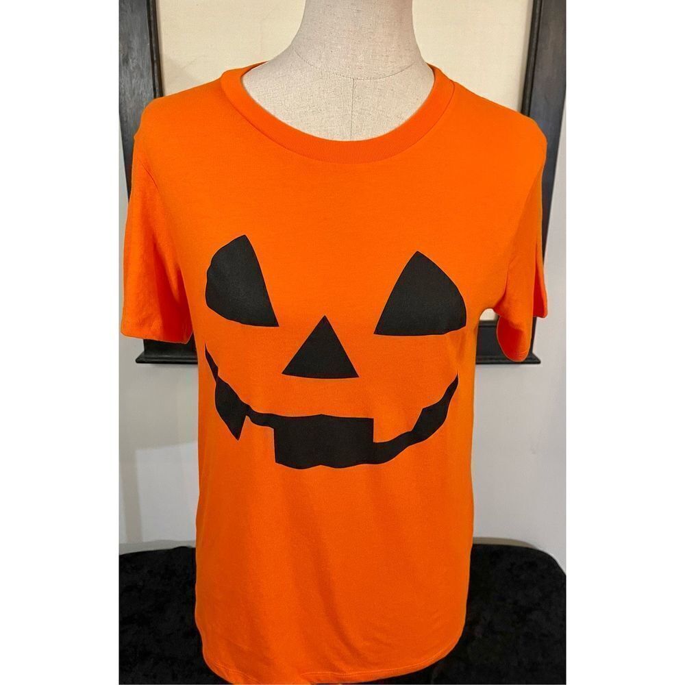 Pumpkin T-Shirt - love tribe - nwt - xs